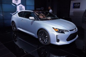 Scion tC aggiunge un pizzico d’aggressività nel nuovo modello che debutta a New York