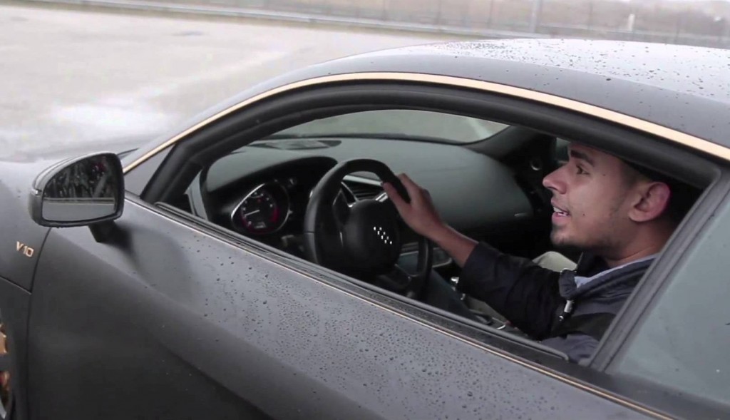 Audi R8 e DJ Afrojack in drifting sul bagnato