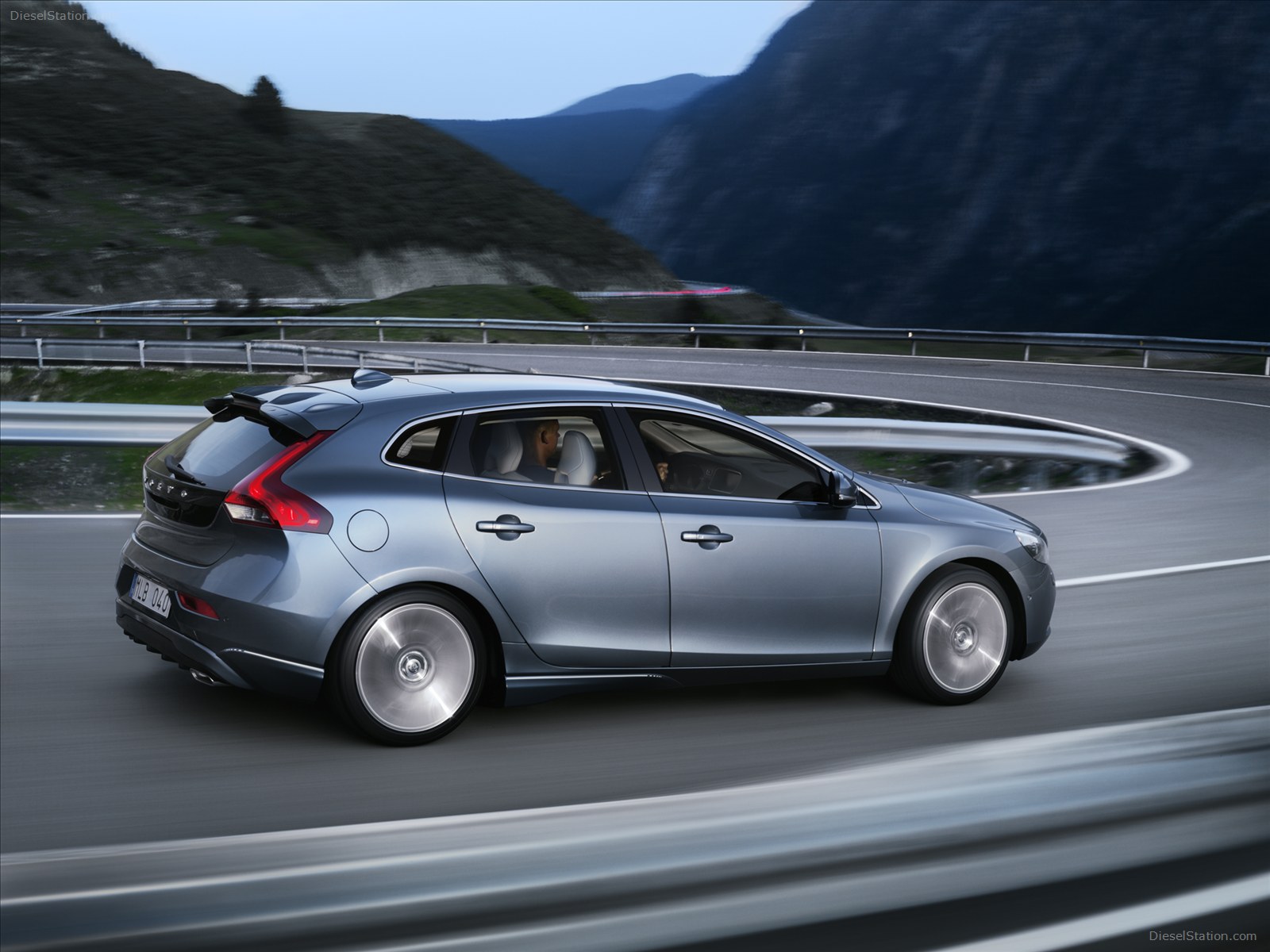 Volvo, debutto della produzione dei nuovi quattro cilindri