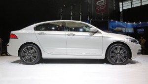 Qoros 3 vince il premio di Miglior Debuttante al Salone di Shanghai 2013