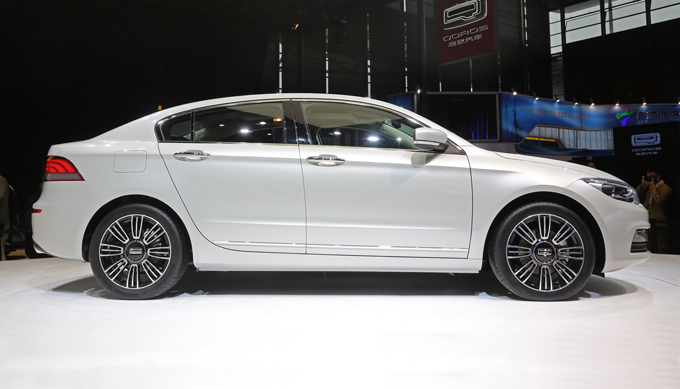 Qoros 3 vince il premio di Miglior Debuttante al Salone di Shanghai 2013