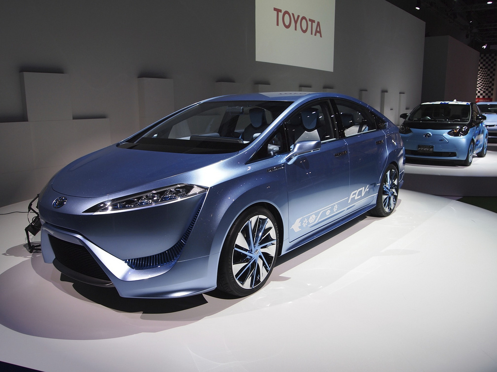 Toyota svelerà un veicolo alimentato ad idrogeno