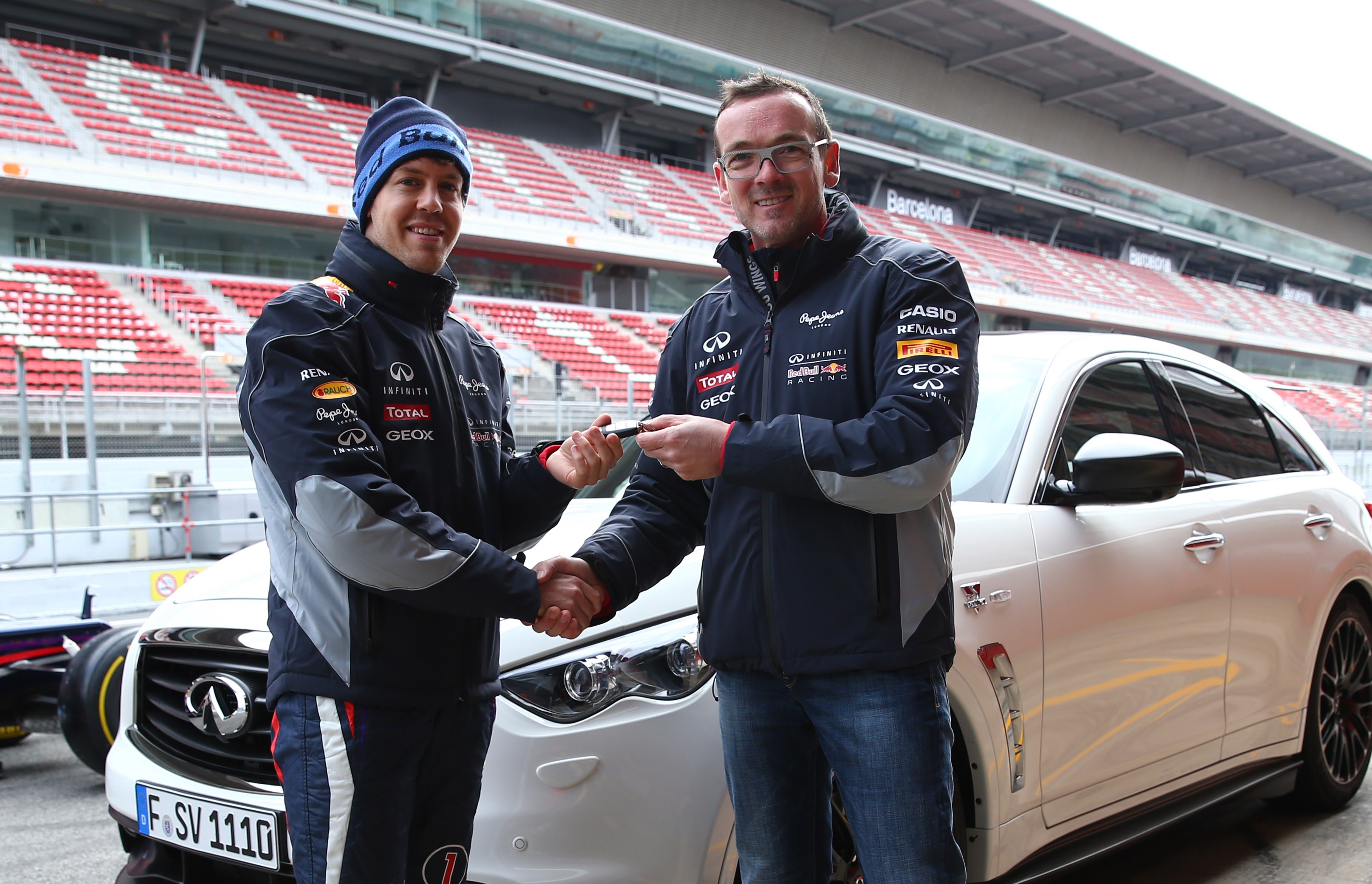 Infiniti FX Vettel Edition, la vettura consegnata al pilota tedesco