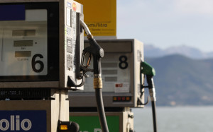 Prezzo dei carburanti in risalita con l’arrivo dell’estate