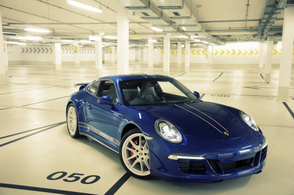 Porsche 911 Carrera 4S, una versione speciale per celebrare i 5 milioni di fans su Facebook