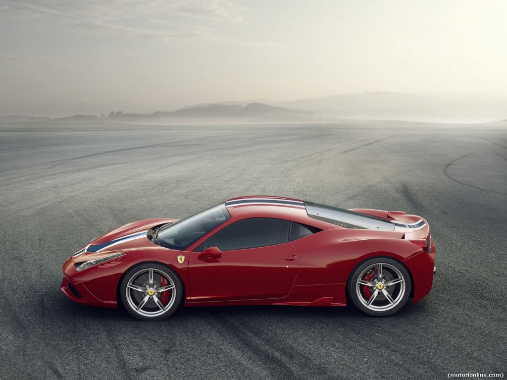 Ferrari 458 Speciale scoperta e filmata per le strade di Barcellona