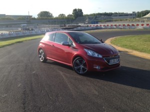 Peugeot 208 GTi, primo contatto