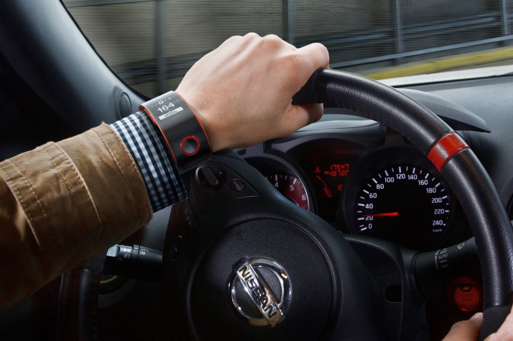 Nissan Nismo Watch, il primo smartwatch che collega auto e conducente