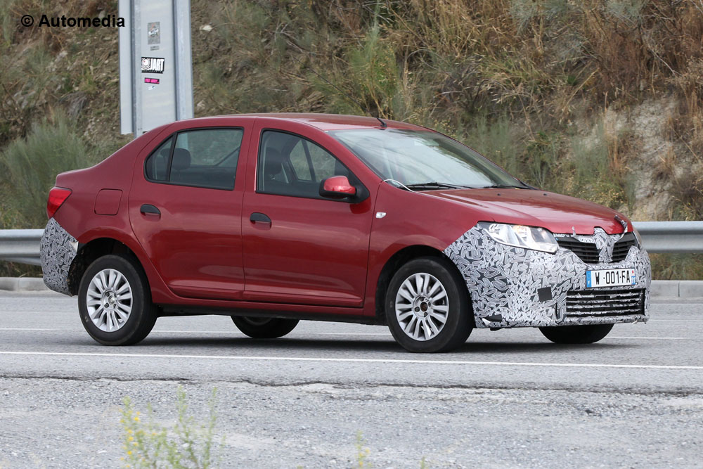 Dacia Logan, set di foto spia anticipa il facelift