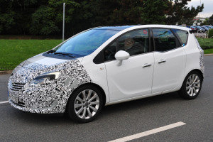 Opel Meriva 2014: il restyling anticipato in nuove foto spia