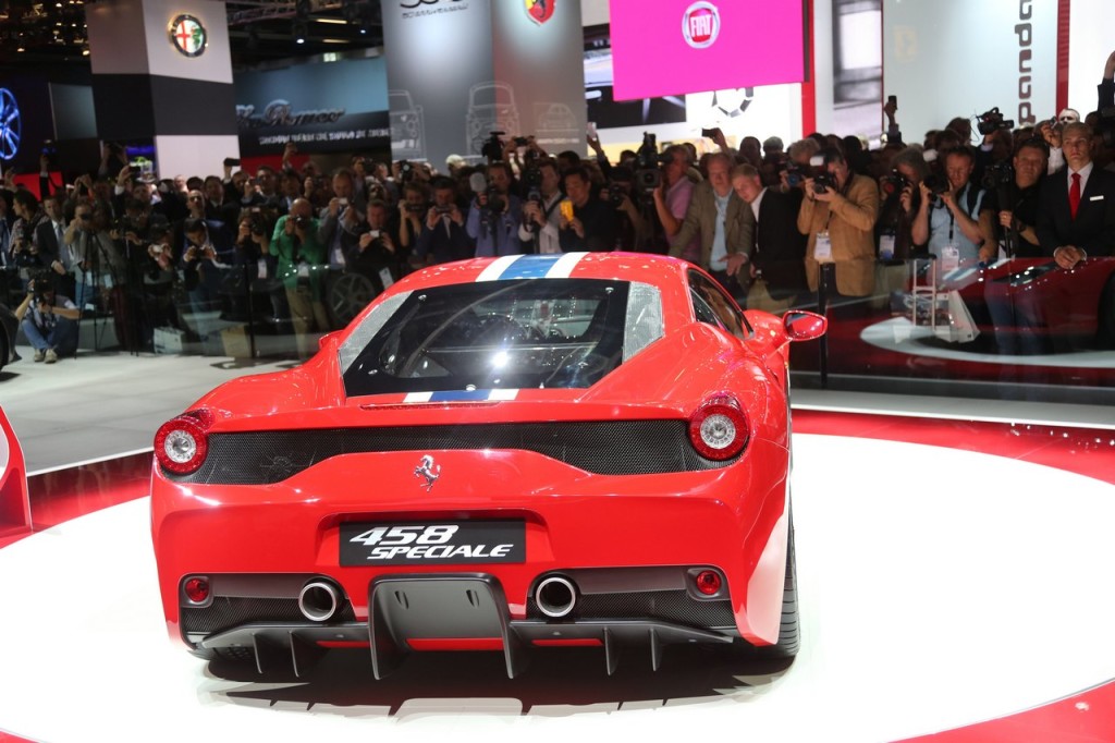 Ferrari 458 Speciale, motore a mille sul circuito di Fiorano