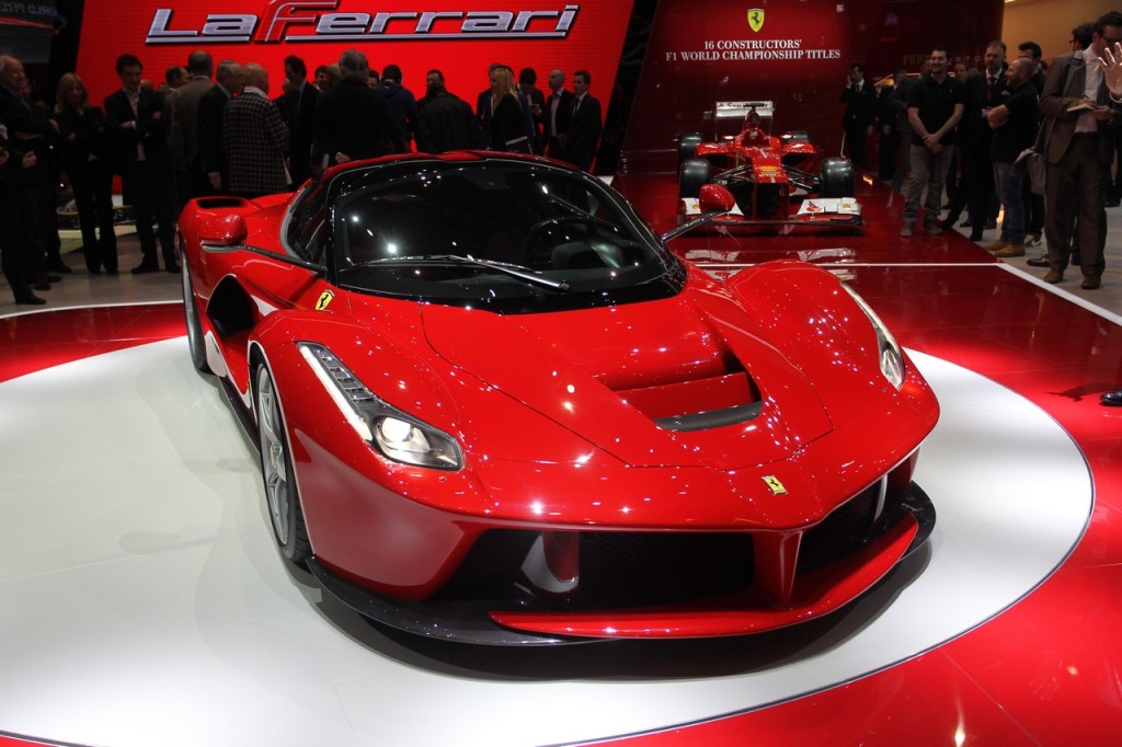 Ferrari LaFerrari: il sound della supercar del Cavallino in accelerazione