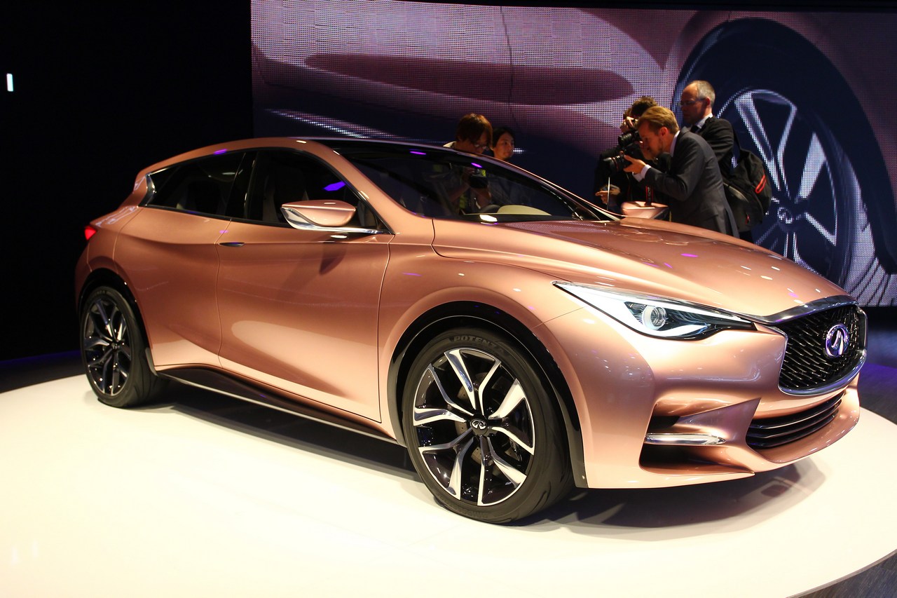 Infiniti Q30 Concept e nuova Q50: design visionario, stile e tecnologia si fondono
