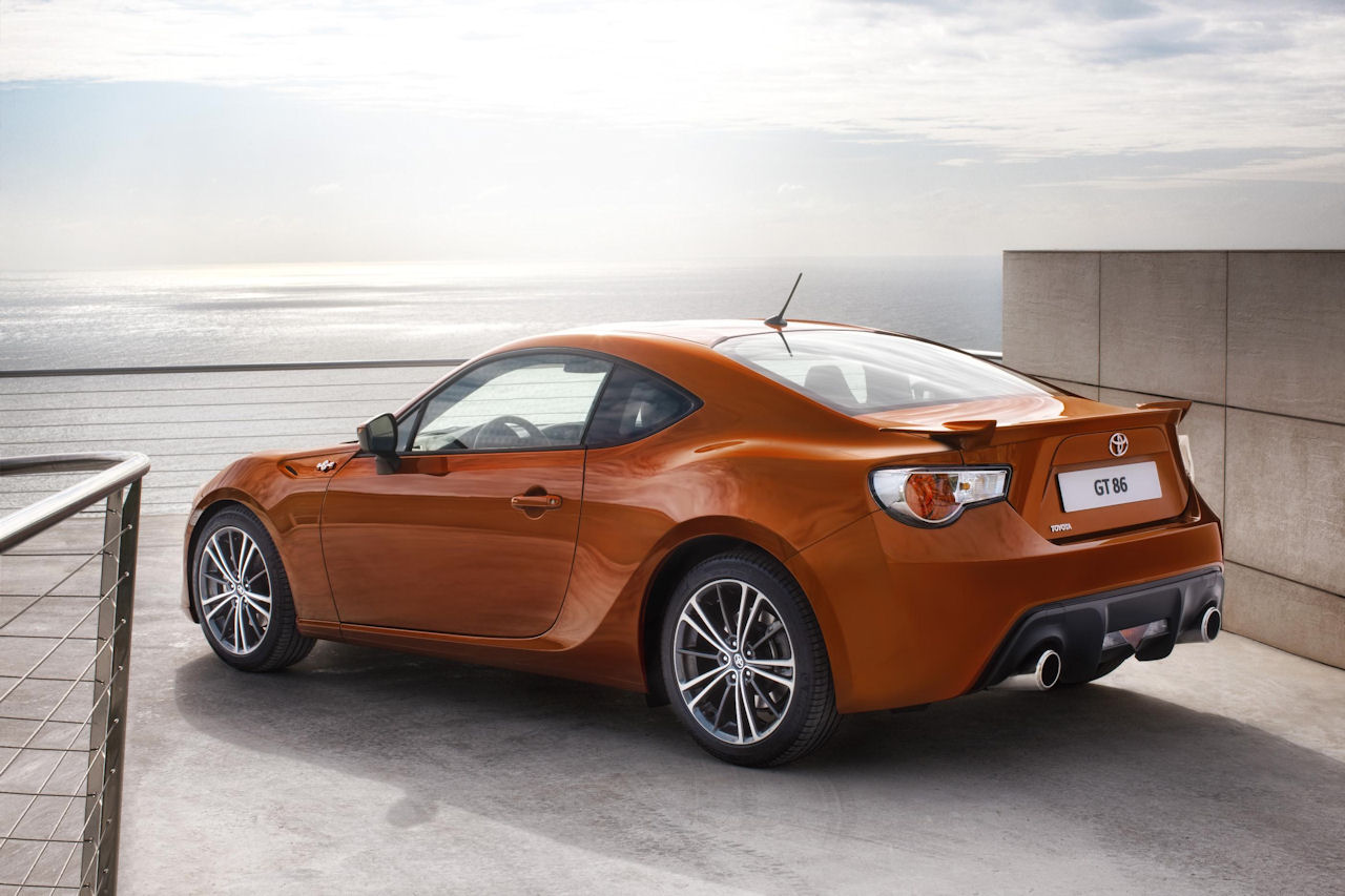Toyota GT86, dopo il coupé ci sarà la berlina?