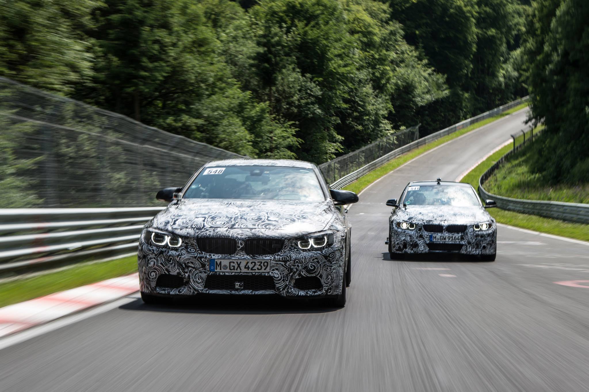BMW M4 Coupé e M3 berlina, test al Nurburgring con due driver d’eccezione