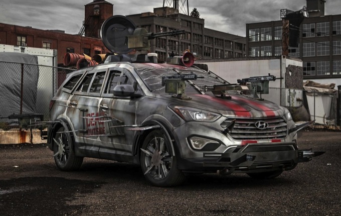 Hyundai Santa Fe Sport Zombie Survival Machine, l’auto di The Walking Dead