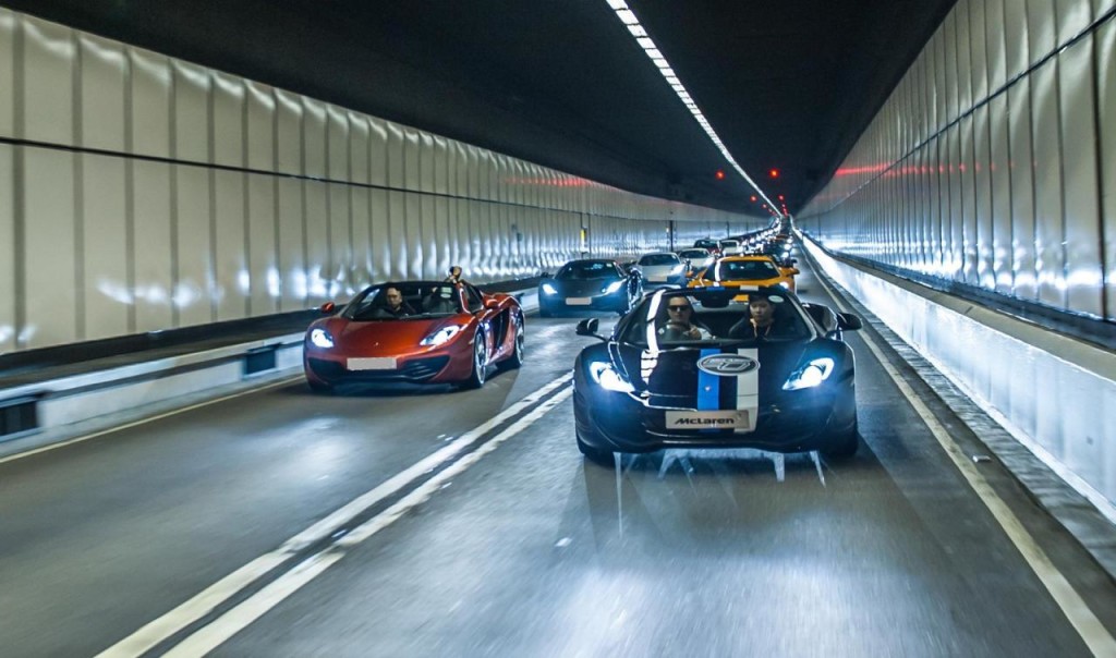 McLaren 12C Parade, spettacolare parata per le strade di Hong Kong