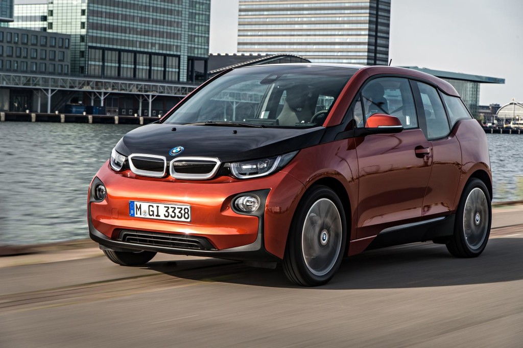 BMW i5, sarà una berlina o un crossover?