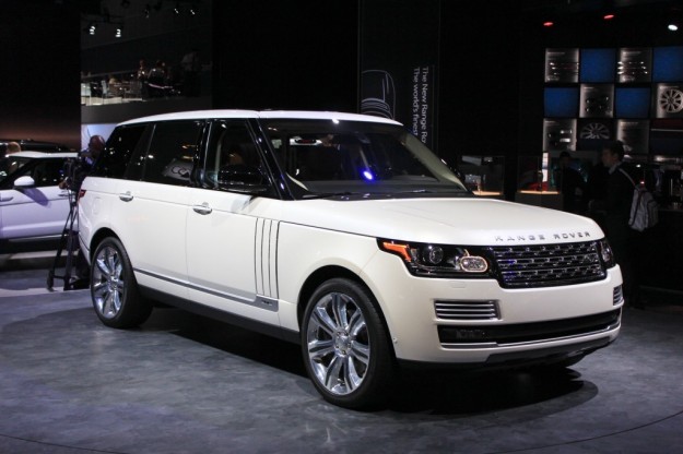 Range Rover, debutta la Autobiography Black Long Wheel Base a Los Angeles