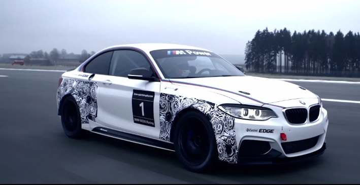 BMW M235i Racing, in azione per la prima volta