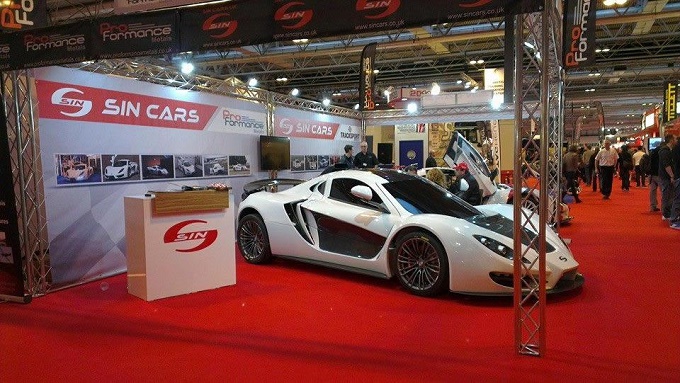 Sin R1 stradale debutta all’Autosport International di Birmingham