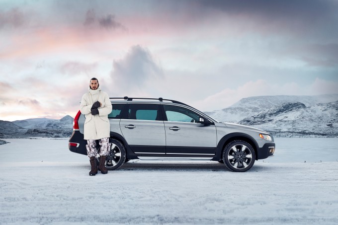 Volvo XC70, l’icona di Svezia celebrata da Zlatan Ibrahimovic e Max Martin