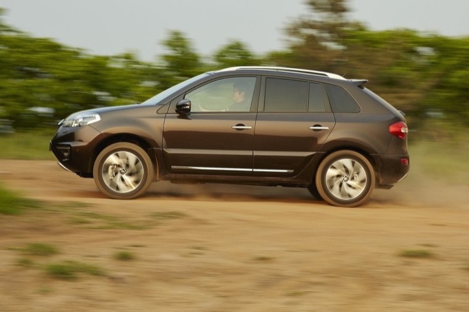 Renault Koleos MY 2014, si parte da 30.100 euro