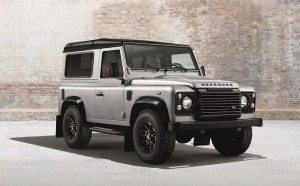 Land Rover Defender, nuovi allestimenti Silver Pack e Black Pack per il Salone di Ginevra 2014