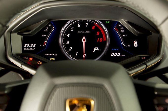 Lamborghini dichiara che non progetterà supercar ibride