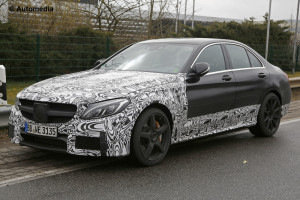 Mercedes C63 AMG 2015, foto spia ravvicinate anche sugli interni