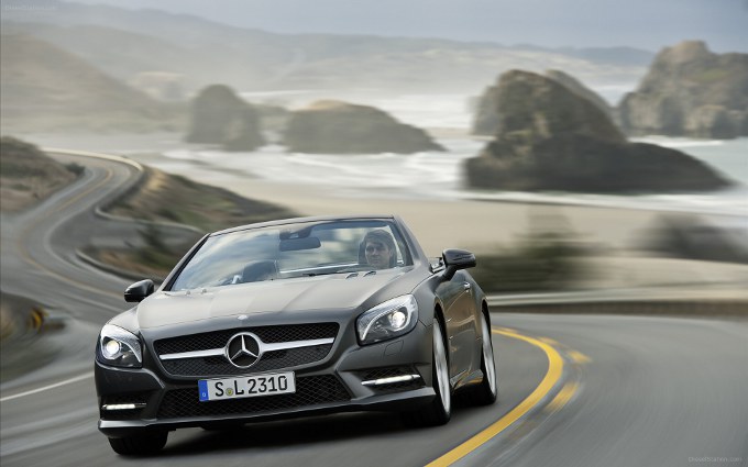 Mercedes SL, la nuova generazione potrebbe perdere l’hard top pieghevole