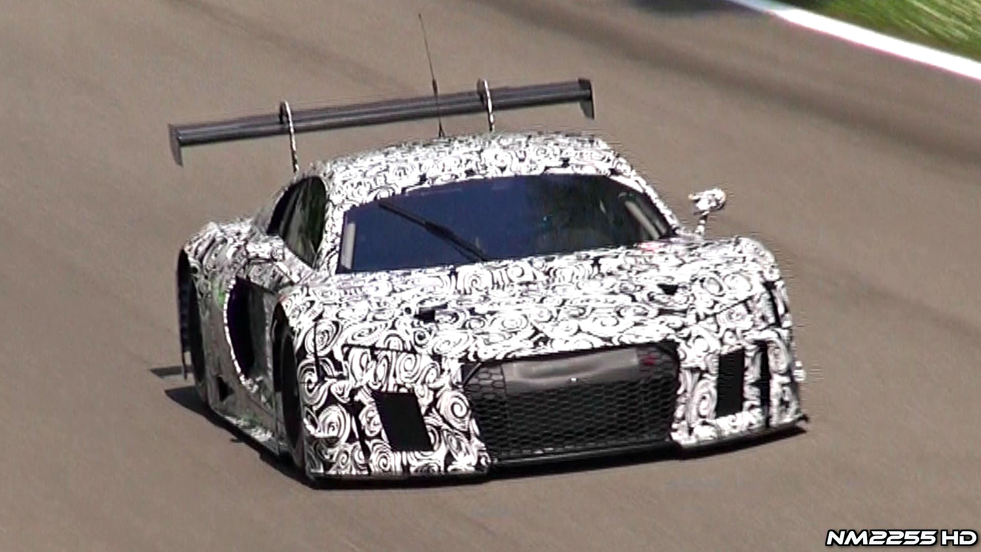 Audi R8 GT3 2015, primo video spia in pista