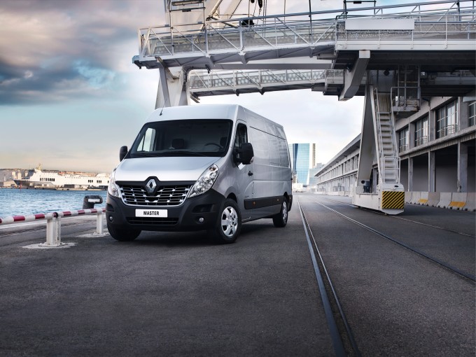 Nuovo Renault Master, si rinnova il grande furgone francese