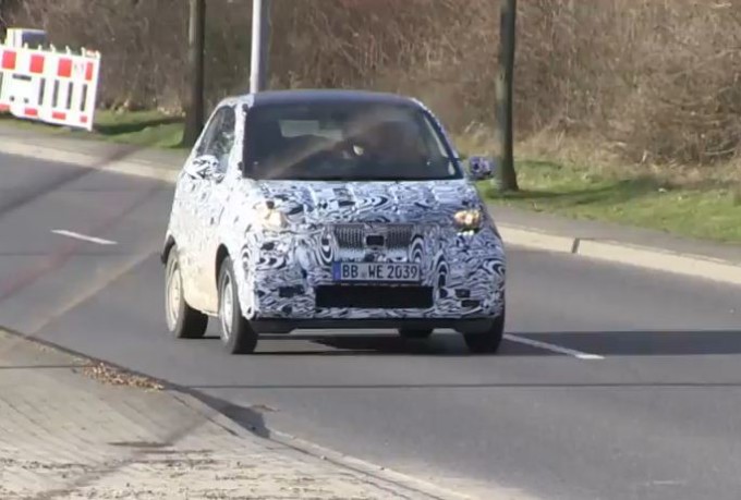 Smart ForTwo 2015, video spia della nuova generazione della city car