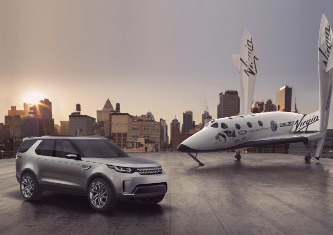 Land Rover firma la partnership con Virgin Galactic
