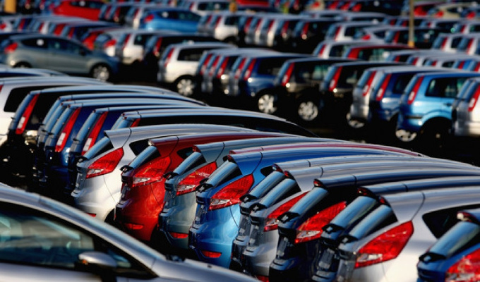 Mercato auto Italia: ad aprile crescita del 1,9%