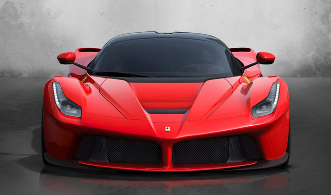 Ferrari LaFerrari, pura adrenalina sulla pista di Fiorano