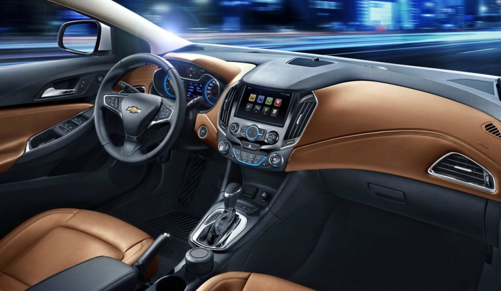 Chevrolet Cruze MY 2015, svelati gli interni