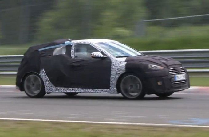 Nuova Hyundai Veloster Turbo, video spia della rinnovata coupé asiatica