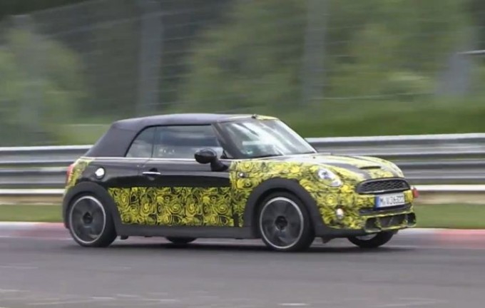 MINI Cooper S Cabrio: video spia della compatta “open air”