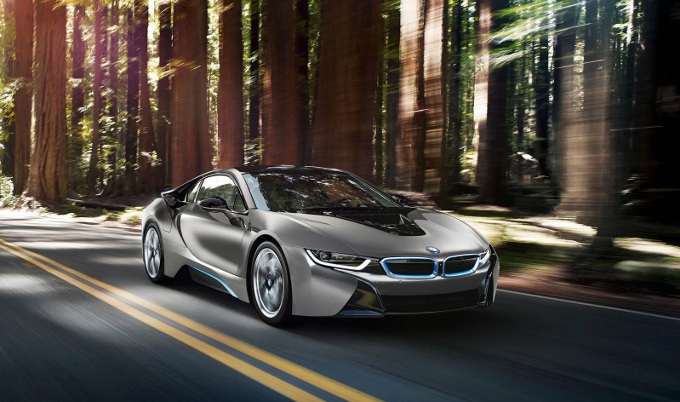 BMW i8 Concours d’Elegance Edition, variante speciale all’asta a Pebble Beach