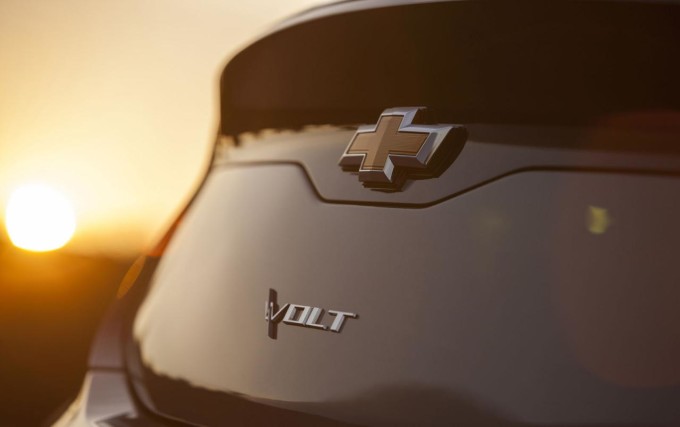Nuova Chevrolet Volt: teaser ci svela il posteriore