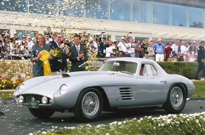 Alla Ferrari 375 MM Scaglietti Coupé il concorso di eleganza di Pebble Beach