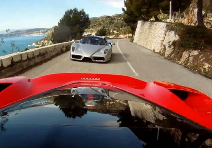 LaFerrari e Ferrari Enzo, spettacolare scalata tra i tornanti [VIDEO]