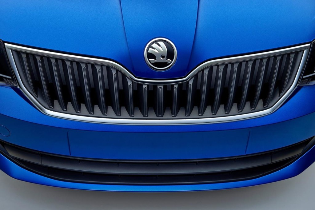 Nuova Skoda Fabia, svelate nuove immagini teaser del frontale