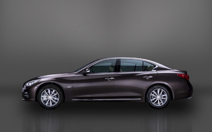 Infiniti Q50L, svelata la berlina a passo lungo