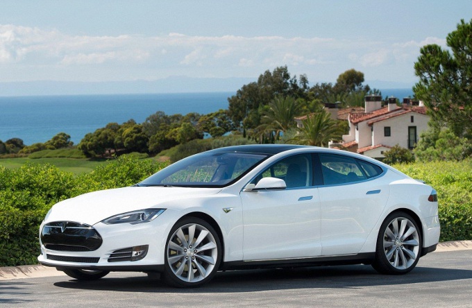 Tesla Model S, garanzia infinita sui chilometri percorsi