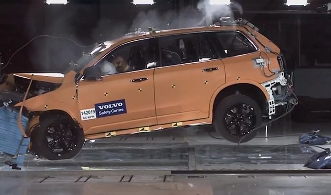 Volvo XC90: il video dei crash test