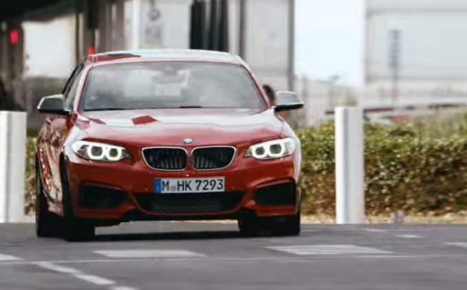 BMW M235i: spettacolare drifting a Cape Town [Video]