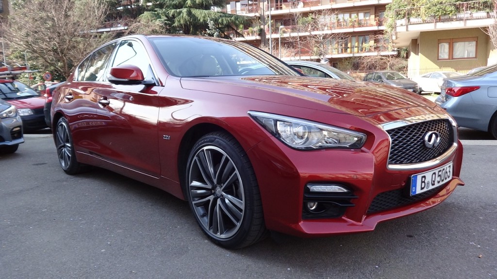 Infiniti Q50 2.0t: anteprima al Just Cavalli durante la Milano Fashion Week